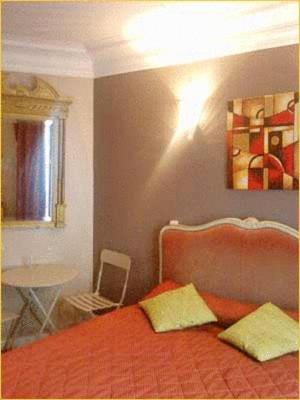 Hotel Le Petit Trianon Párizs Szoba fotó